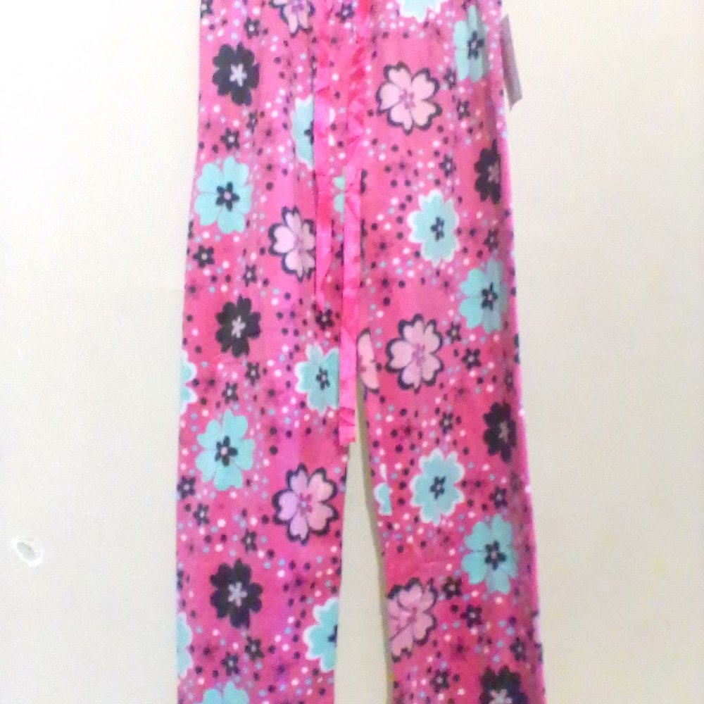 Women's PJs - Picture 6 of 6